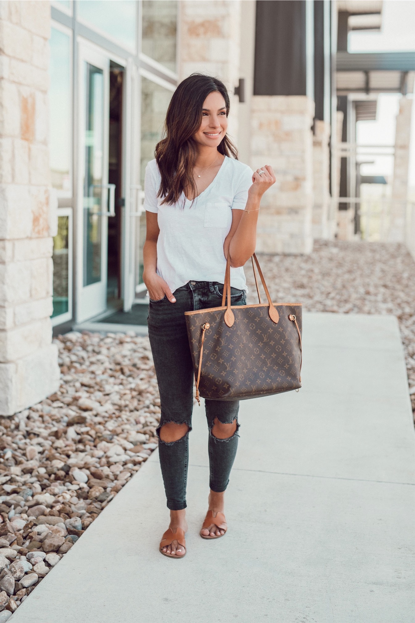 Louis Vuitton Neverfull Bag street style outfit - FROM LUXE WITH LOVE